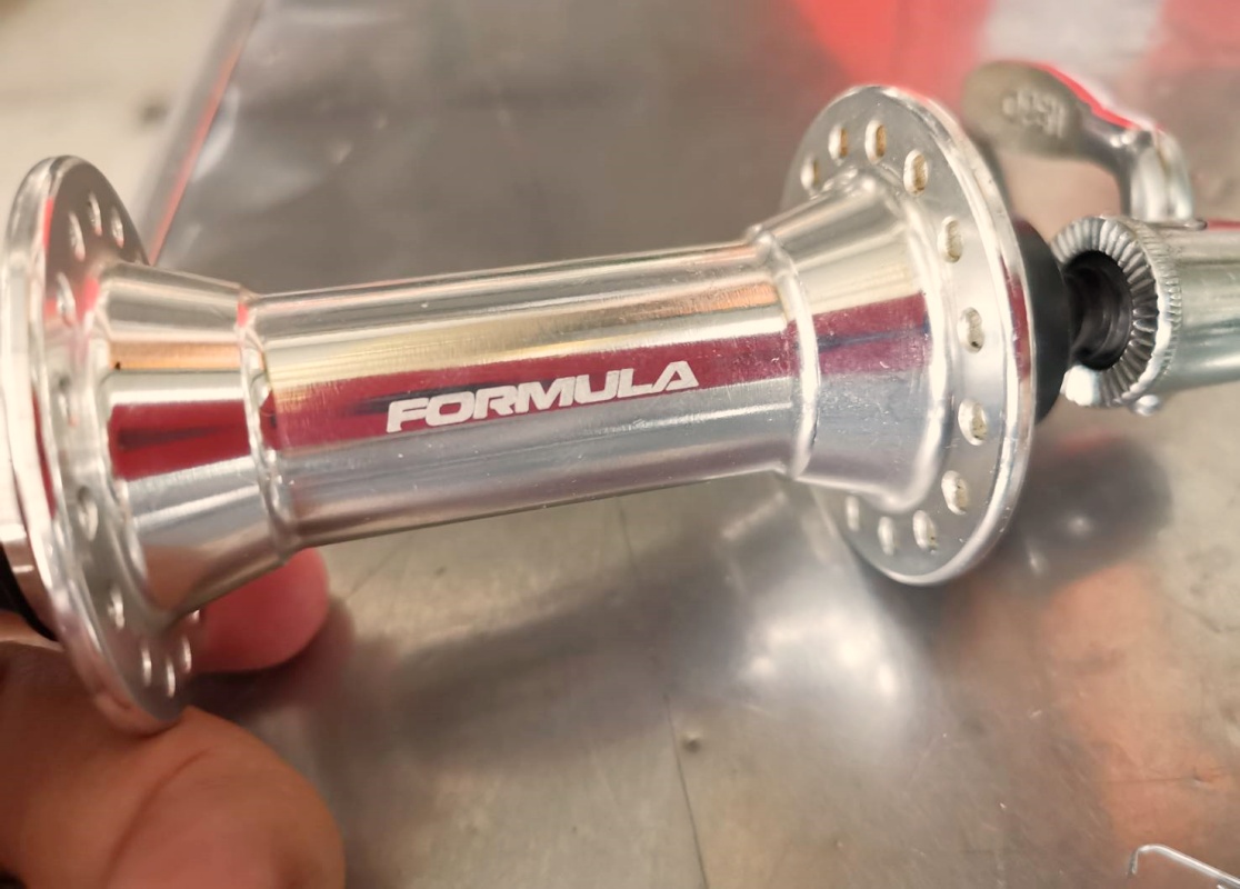 ดุมหน้า ดุมเสือภูเขา FORMULA MTB Front HUBS วีเบรค 32/36 รู สีดำและสีเงิน