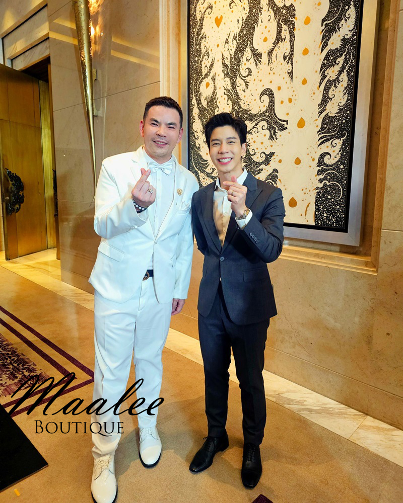 พร้อมเช่า ชุดสูทชาย พลัสไซส์ สีขาว แต่งขอบปก ผ้าใส่สบาย