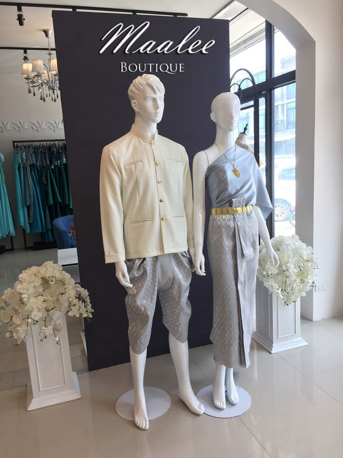 เช่า ชุดไทย ชุดเพื่อนเจ้าสาว ชุดไทยผ้าถุงสีเทาเงิน สไบเรียบ สีเทาเงิน