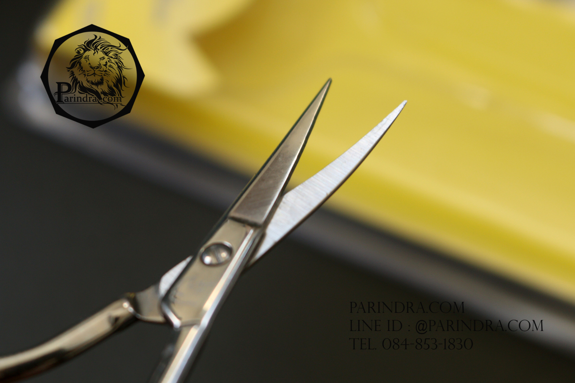 กรรไกรเล็มขนจมูกหรือหนวด Rhino Brand No.S32 ปลายแหลมโค้ง คมมาก ทำจากแสตนเลส