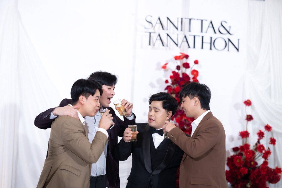 พร้อมเช่า ชุดสูทชาย สูทสีน้ำตาล Coffee Brown กระดุม 2 แถว Double-breasted Suit