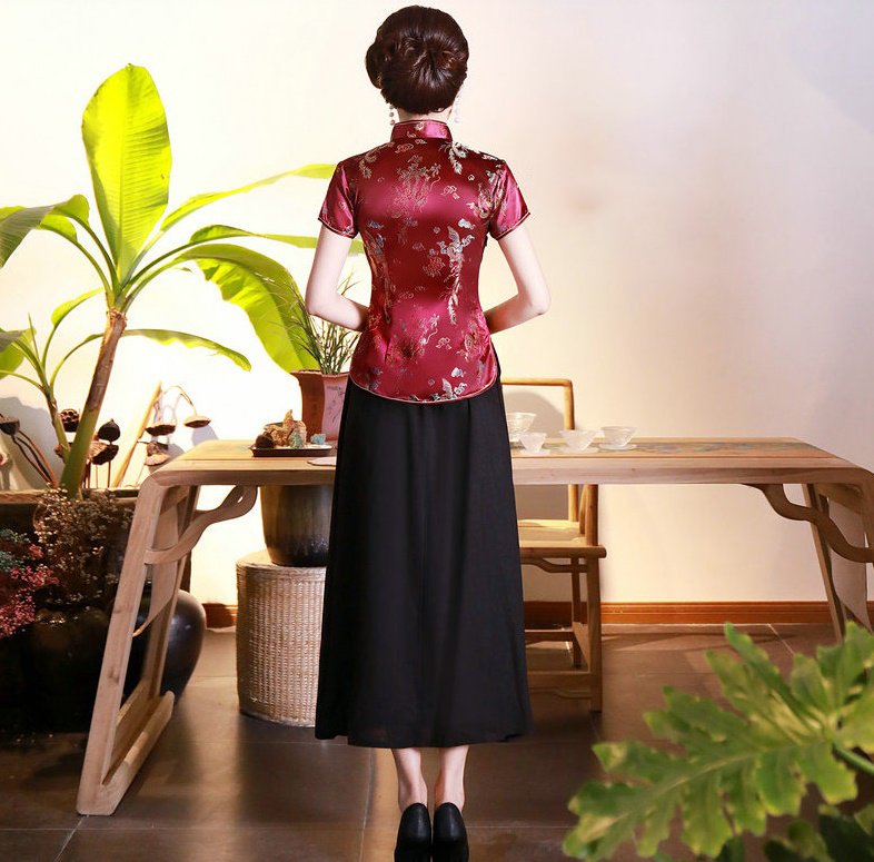 Pre-order เสื้อกี่เพ้า สีไวน์แดง ลายมังกรนกฟินิกซ์ ผ้าไหมจีน กุ๊นขอบ ตัดเย็บอย่างดี