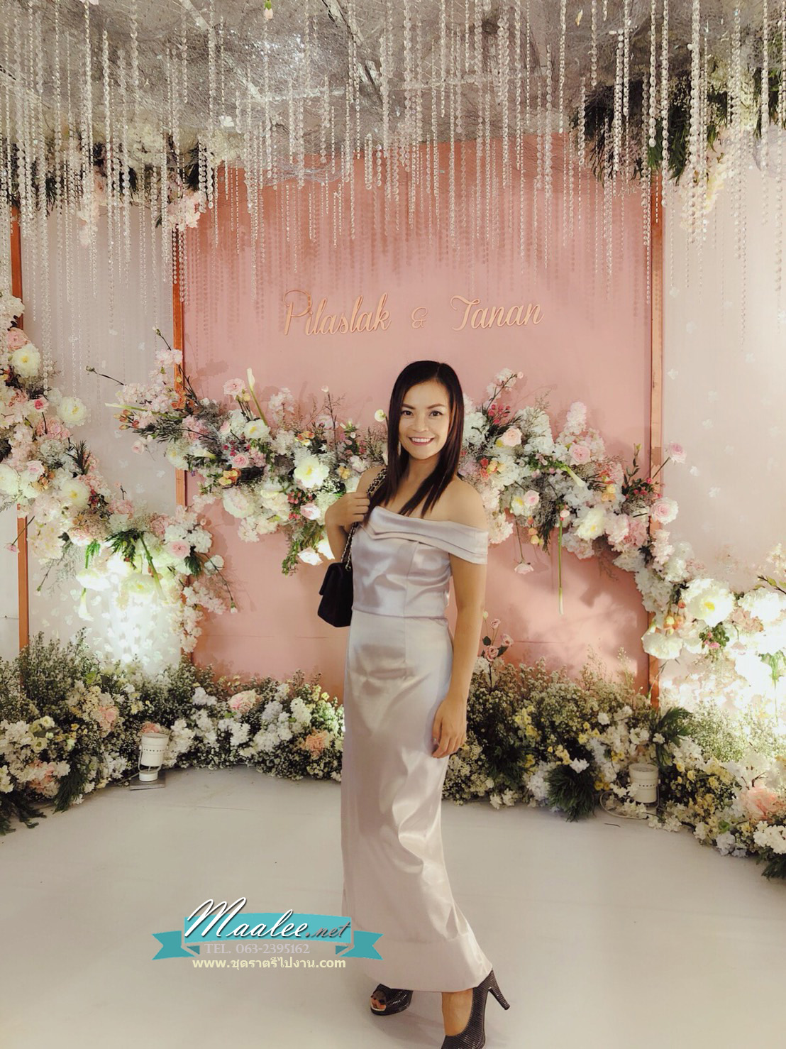 พร้อมเช่า ชุดเดรส ไหล่ปาดเว้าหัวใจ ผ่าข้าง ผ้าดัชเชส สีเทา