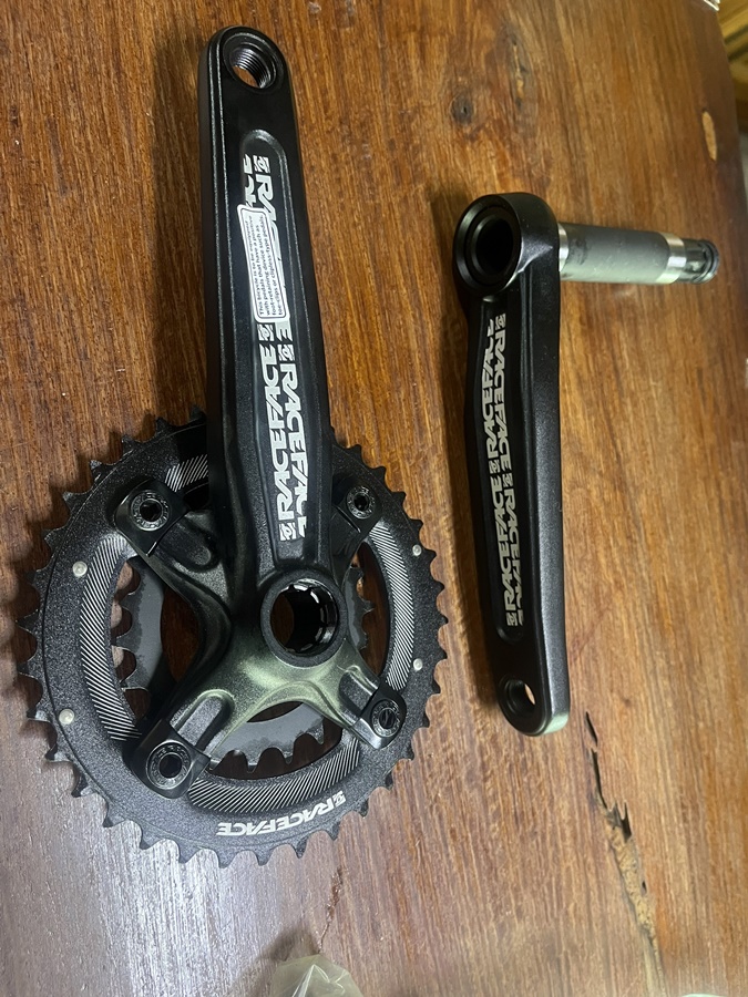 จานหน้า Race Face cranks Ride 2x10 36/22