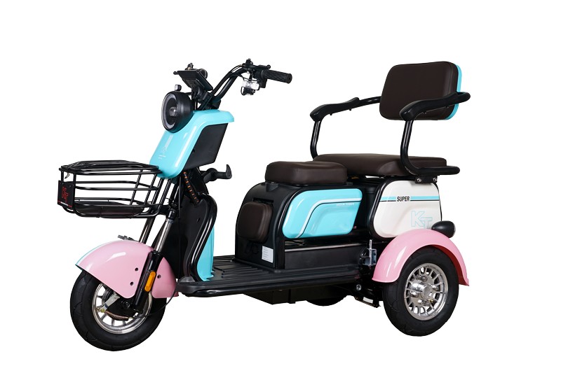 รถสกู๊ตเตอร์สามล้อไฟฟ้า KT รุ่น KT-X6 ขนาดมอเตอร์ 600 วัตต์ ขับได้ 40-50km./ต่อการชาจ์ท 1 ครั้ง แบตเตอรี่ 48V/20AH รุ่นใหม่ล่าสุด!!