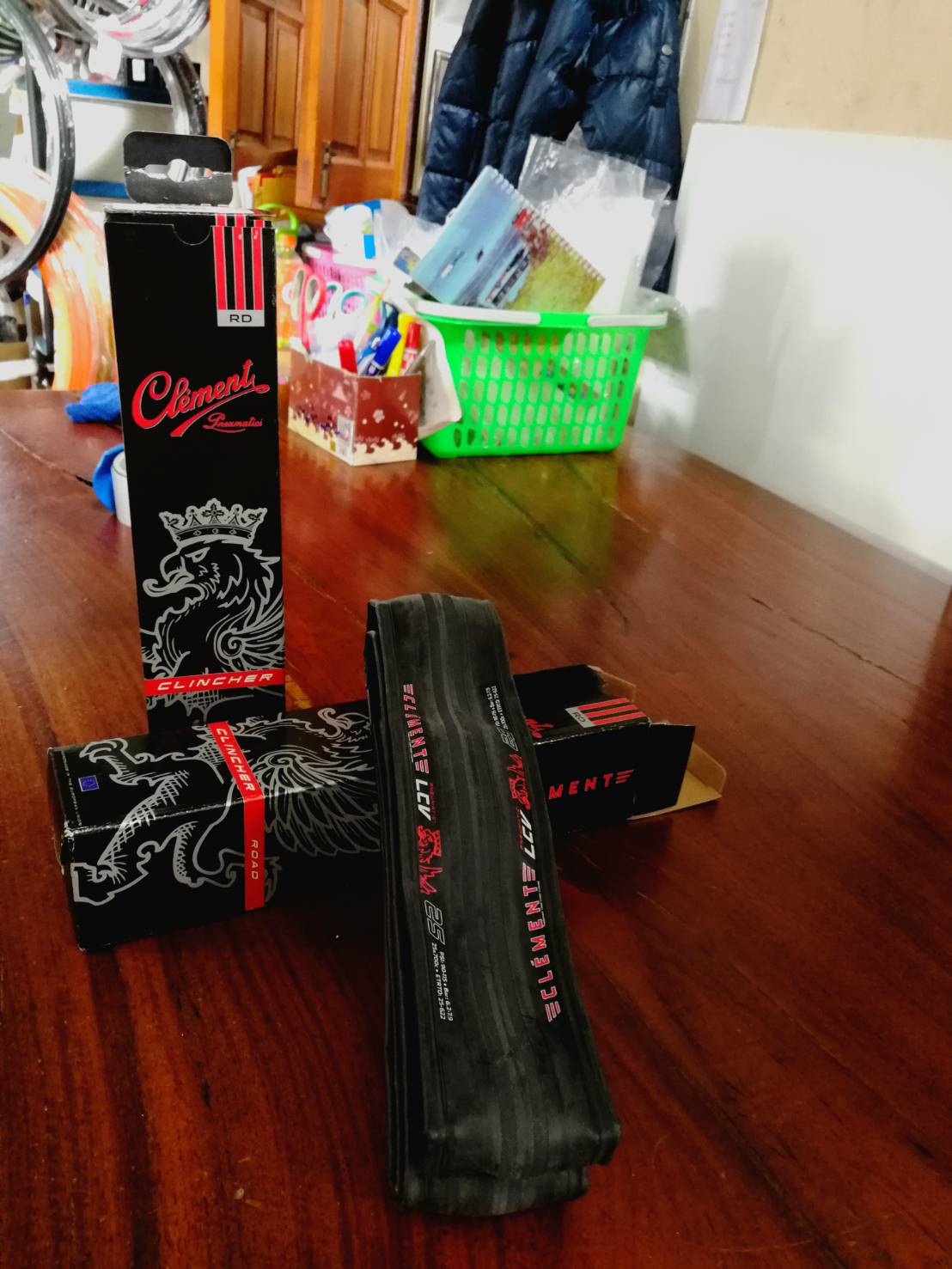 CLEMENT ยางนอกรุ่นแพง , LCV, 700X23C, 700X25C ,240TPI, สีดำ, Made in Czech (ยางงัด)