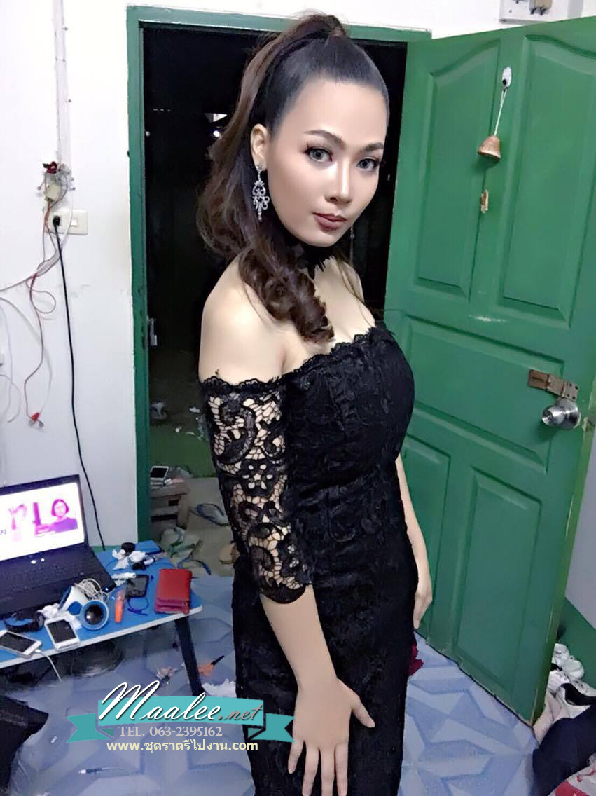 พร้อมเช่า ชุดราตรียาว สีดำ ทรงหางปลา ลูกไม้ทัั้งตัว เปิดไหล่ แขนสามส่วน (เชือกผูกหลัง)