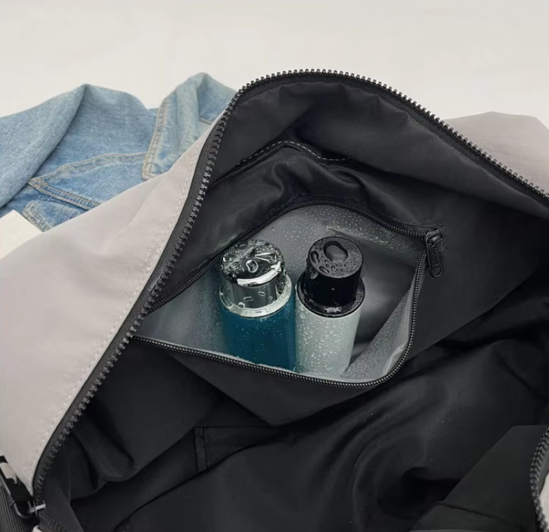 กระเป๋าเดินทางแบบหิ้วพร้อมสายสะพายข้าง ขยายฐาน ขนาด ก.48*ส.28*ก้น 21 ซม.