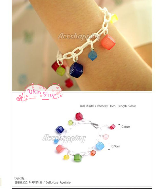 Aznavour สร้อยข้อมือเซลลูโลสจี๋ลูกเต๋าสีลูกกวาดน่ารัก (White)