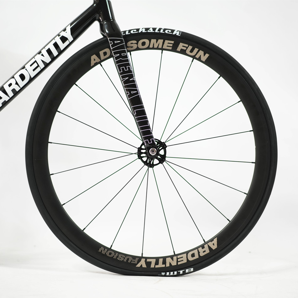 จักรยาน ARDENTLY ARENA LITE 6069 — Fixed Gear สนามแข่ง น้ำหนักเบา ปั่นแรง ดีไซน์สปอร์ตจัดเต็ม | โครงอลูมิเนียม 6069 | ล้อ 700C
