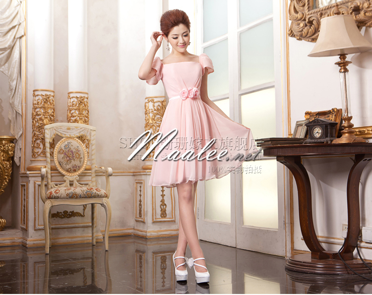 พร้อมส่ง ชุดราตรีสั้น สีชมพูหวาน แขนตุ๊กตามีโบว์ ผ้าชีฟอง แบบสวยหวาน เพิ่มดอกช่วงเอว (เชือกผูกหลัง)