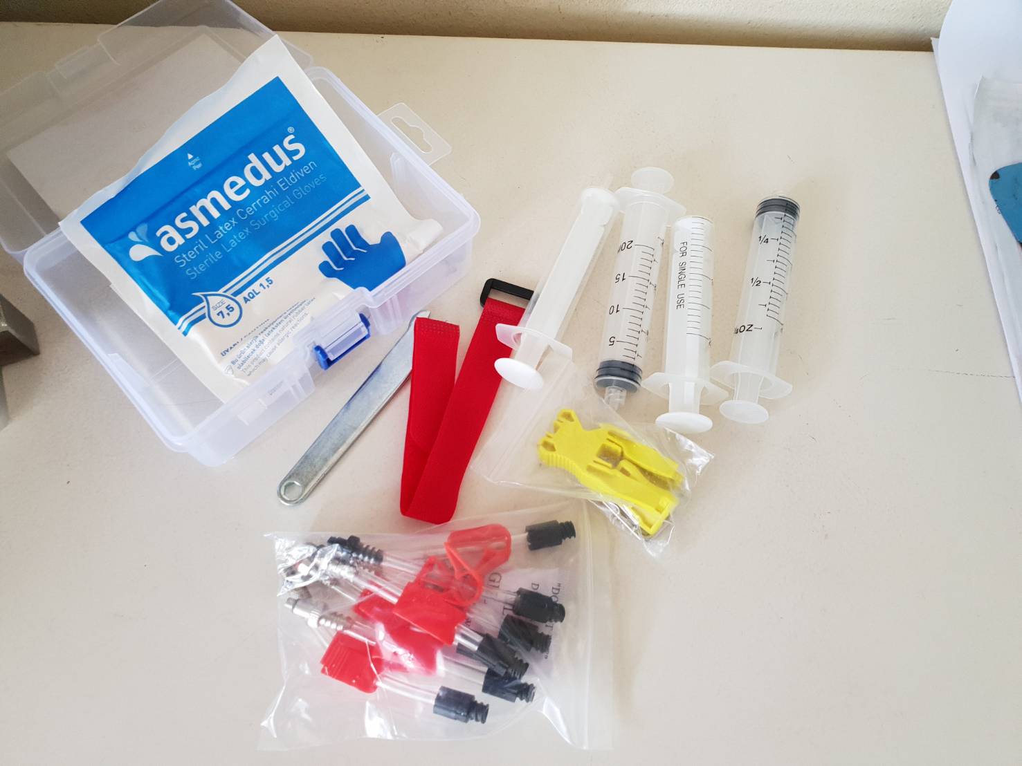 ชุดเซอร์วิสดิสน้ำมัน CLARKS Workshop Universal Bleed Kit ,UNI-BLEED