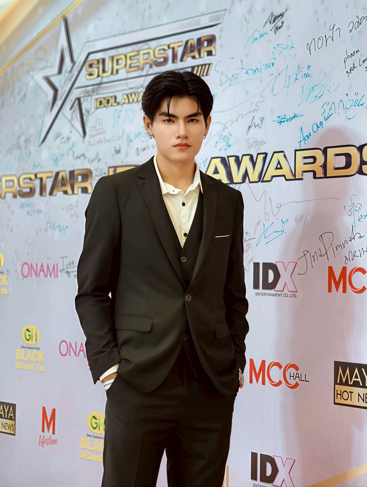 พร้อมเช่า ชุดสูทชาย สีดำ คลาสสิก รุ่นกระดุมเดียว (พร้อมเสื้อกั๊ก)