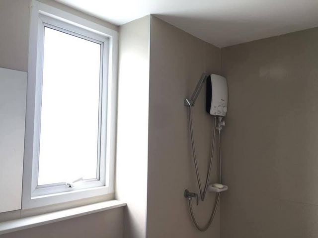 ให้เช่า ริล คอนโด รังสิต ตึก A 29 ตร.ม.เฟอร์ครบ เครื่องใช้ไฟฟ้าครบ ใกล้ ม.รังสิตและรถไฟฟ้า