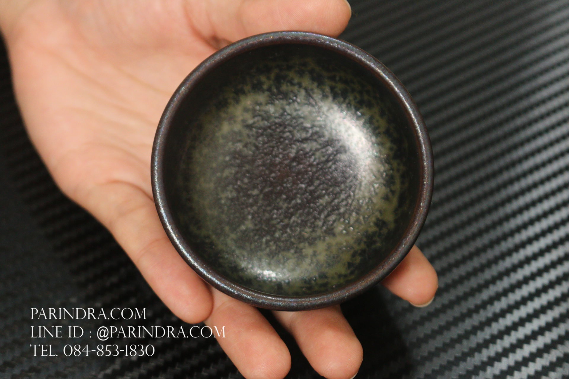 ถ้วยน้ำชาญี่ปุ่น Handmade สีเหลือบรุ้งปนดำสวยงาม JAPAN