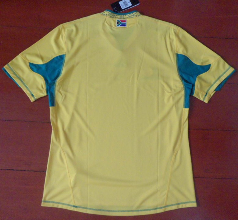 เสื้อฟุตบอล ทีมชาติแอฟริกาใต้ ชุดเหย้า ชุดลุยศึกฟุตบอลโลก 2010 ใหม่ L-Size / SOUTH AFRICA Football Shirt Home Kit World Cup 2010 Jersey NEW L-Size