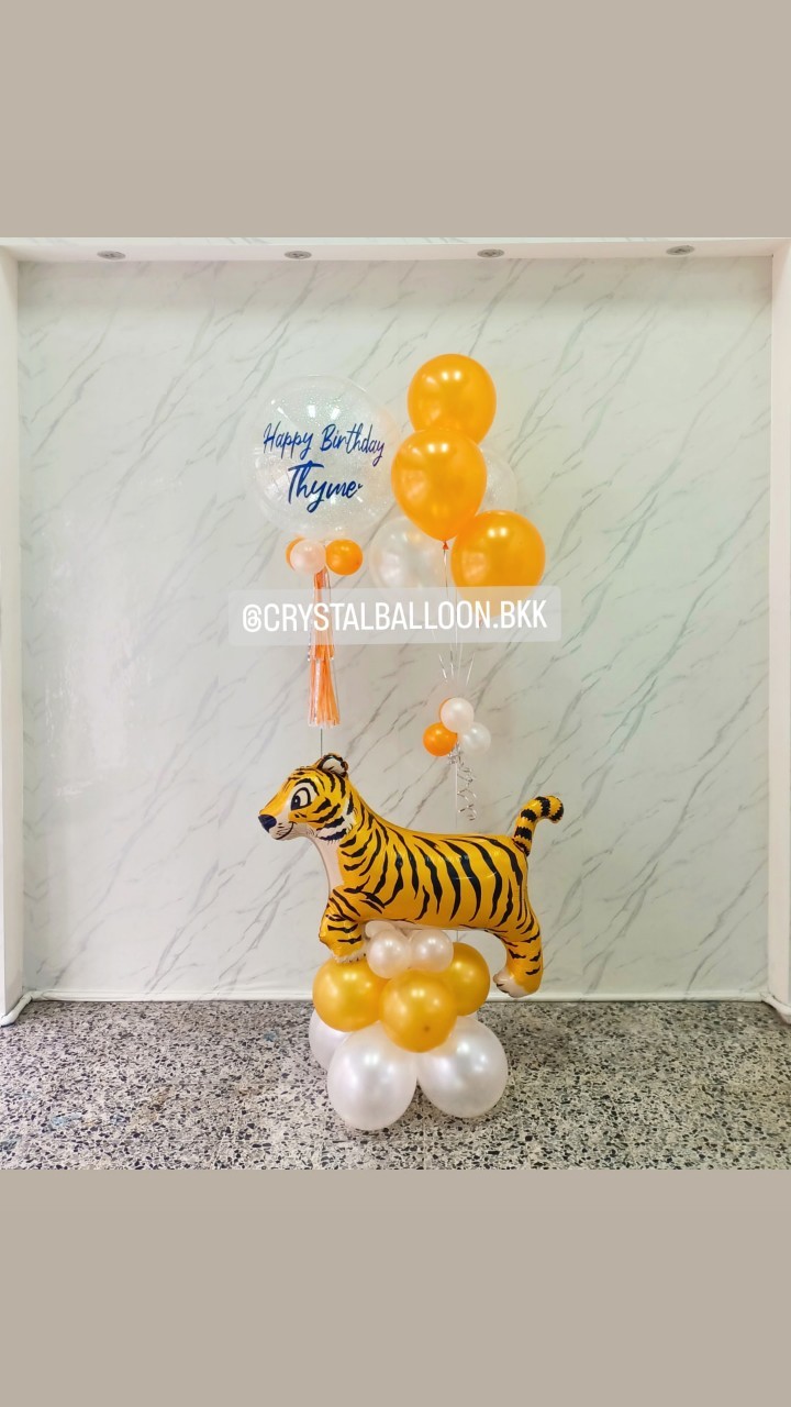 ลูกโป่ง วันเกิดเด็ก Bubble ขนาด 24" กลิตเตอร์สีขาวมุก พร้อม ช่อลูกโป่ง ช่อ 5 ลูก 1 ช่อ พร้อมตกแต่ง ฟอยล์เสือ ใหญ่ ตั้งฐาน 1 ชิ้น สามารถเปลี่ยนสีลูกโป่ง/เปลี่ยนข้อความ/เปลี่ยนขนาด/เปลี่ยนฟอยล์ตกแต่งได้