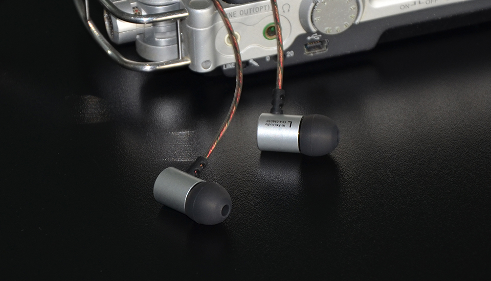 ขาย KZ ED4 หูฟังเสียงใส เบสหนัก สายถัก LC-OFC 56 Core