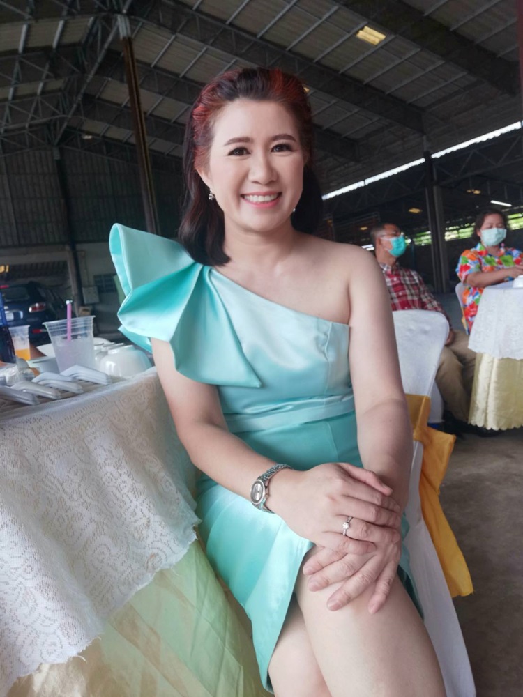 พร้อมเช่า ราตรีสั้น ไหล่เดียว ชุดเดรสเดรสเนื้อไหม ทรงเข้ารูป แต่งระบาย สีเขียวมิ้นต์