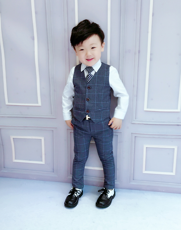 Pre-order ชุดสูทเด็กชาย สีเทาลายตาราง แบบเท่น่ารัก