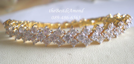 CL005+++สร้อยข้อมือเพชรรอบtriangle+++สวยสุดๆๆ เพชรทั้งเส้น เล่นไฟระยิบระยับ วิ๊งๆๆเลยค่ะ ดีไซน์ก็สุดยอดค่ะ ดูไฮโซมากๆๆ เหมือนจริงสุดๆ