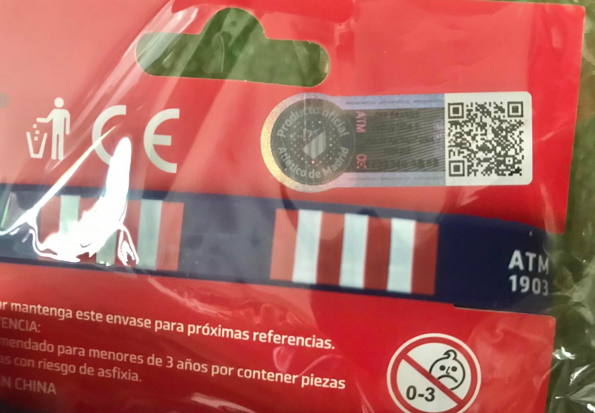 สายรัดข้อมือซิลิโคนฟุตบอล สโมสรแอตเลติโก มาดริด - Atletico de Madrid ใหม่ / ATLETICO MADRID Football Club Silicone Wristband - Atletico de Madrid NEW
