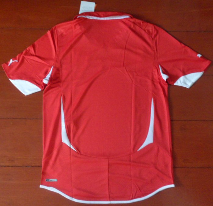 เสื้อฟุตบอล ทีมชาติสวิตเซอร์แลนด์ ชุดเหย้า ชุดลุยศึกฟุตบอลโลก 2010 ใหม่ M-Size / SWITZERLAND Football Shirt Home Kit World Cup 2010 Jersey NEW M-Size