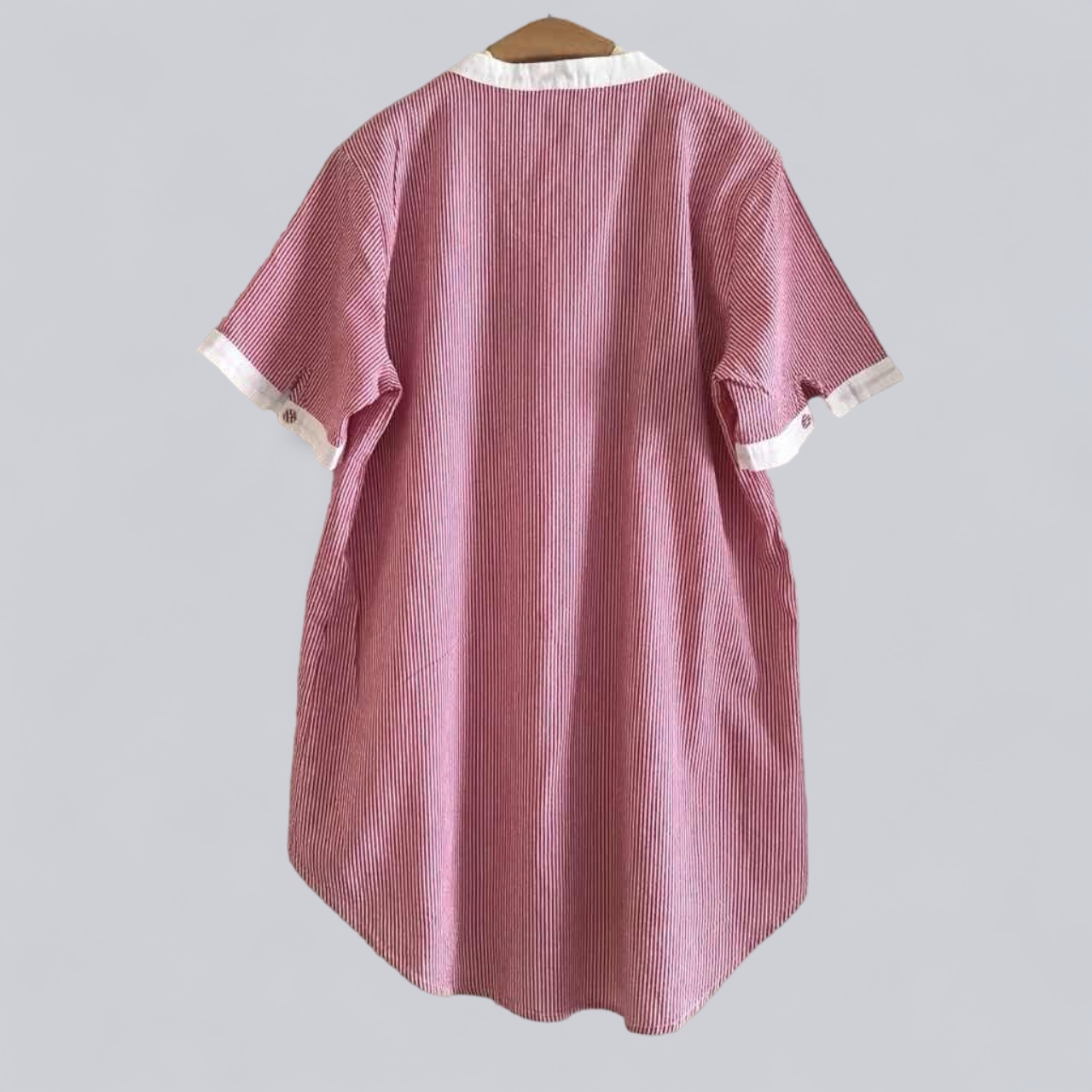 เสื้อผ้าฝ้ายลายริ้วปักลาย