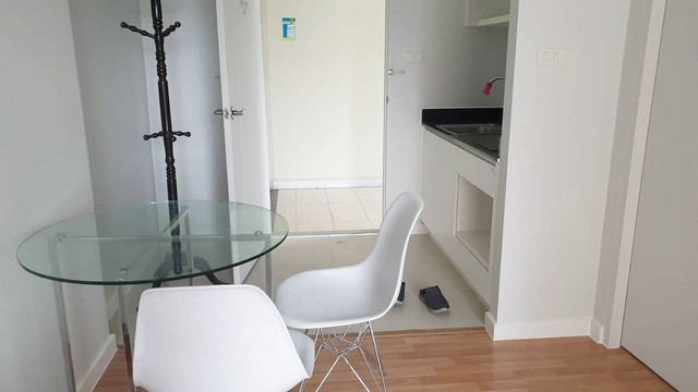 ให้เช่า วี คอนโด เอกมัย-รามอินทรา ชั้น 4 ห้อง 35 ตรม.ห้องมุม เฟอร์ครบ พร้อมอยู่