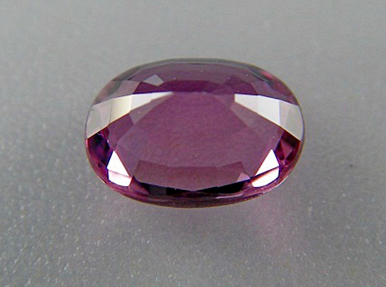 พัดพารัดชา ซัฟฟาย(Padparadscha Violet Sapphire)พลอยดิบ Unheated ธรรมชาติ100% ความสะอาด IF-VVS ขนาด 5.2x7.1.x3.4 mm. น้ำหนัก 1.15 ct. ราคาโทรถาม