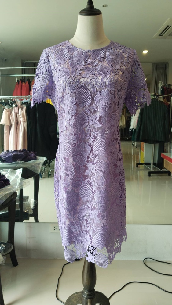 พร้อมส่ง ชุดราตรีสั้น ลูกไม้ สีม่วง แขน 3 ส่วน