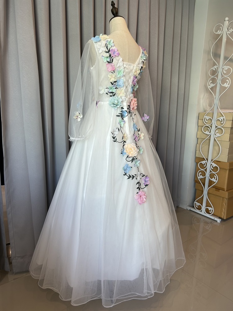 พร้อมเช่า ชุดแฟนซี ชุดราตรียาว สีขาว แขนยาว แต่งดอก Fairy สไตล์เจ้าหญิง กระโปรงพองสวย เชือกผูกหลัง