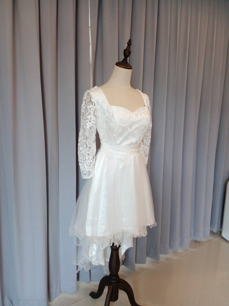 พร้อมเช่า ชุดราตรี สำหรับสาวไซส์ใหญ่ สีขาว ลูกไม้ฉลุ กระโปรงหน้าสั้นหลังยาว 2XL- 6XL (เชือกผูกหลัง)