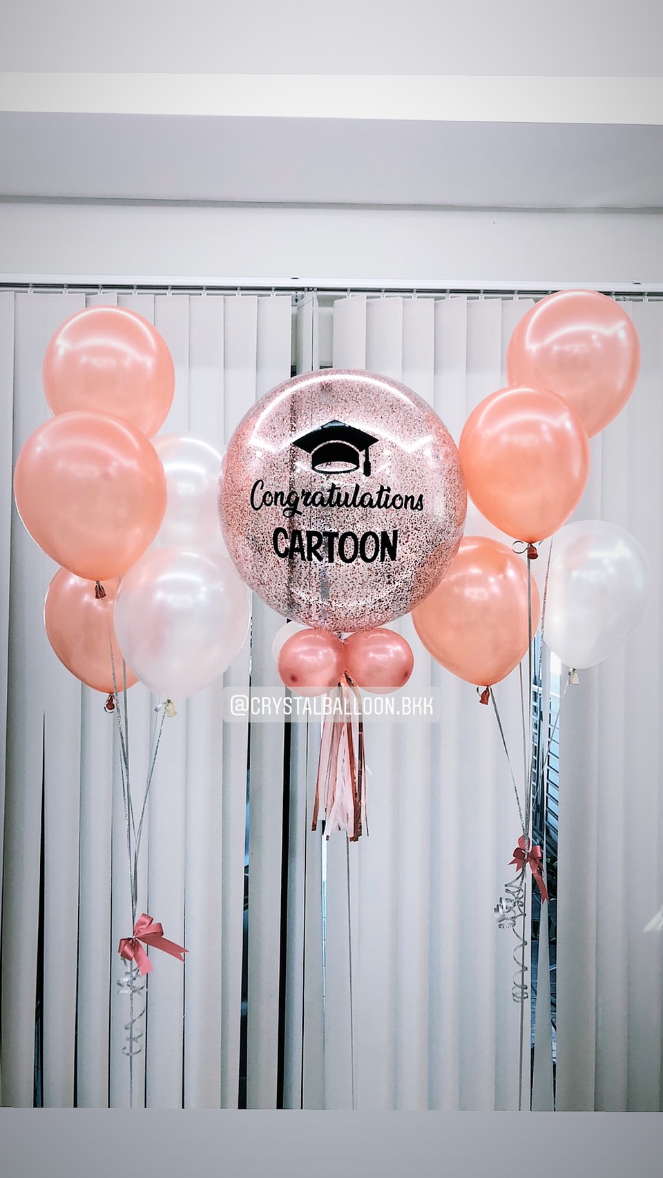 ลูกโป่ง แสดงความยินดี,รับปริญญา Bubble ขนาด 24" สีโรสโกล พร้อม ช่อลูกโป่ง ช่อ 5 ลูก 2 ช่อ พร้อมตกเเต่ง สามารถเปลี่ยนสีลูกโป่ง/เปลี่ยนข้อความ/เปลี่ยนขนาดได้