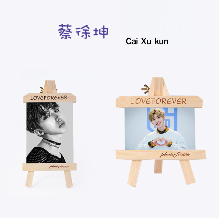 กรอบรูปไม้ Cai Xu Kun - Idol Producer