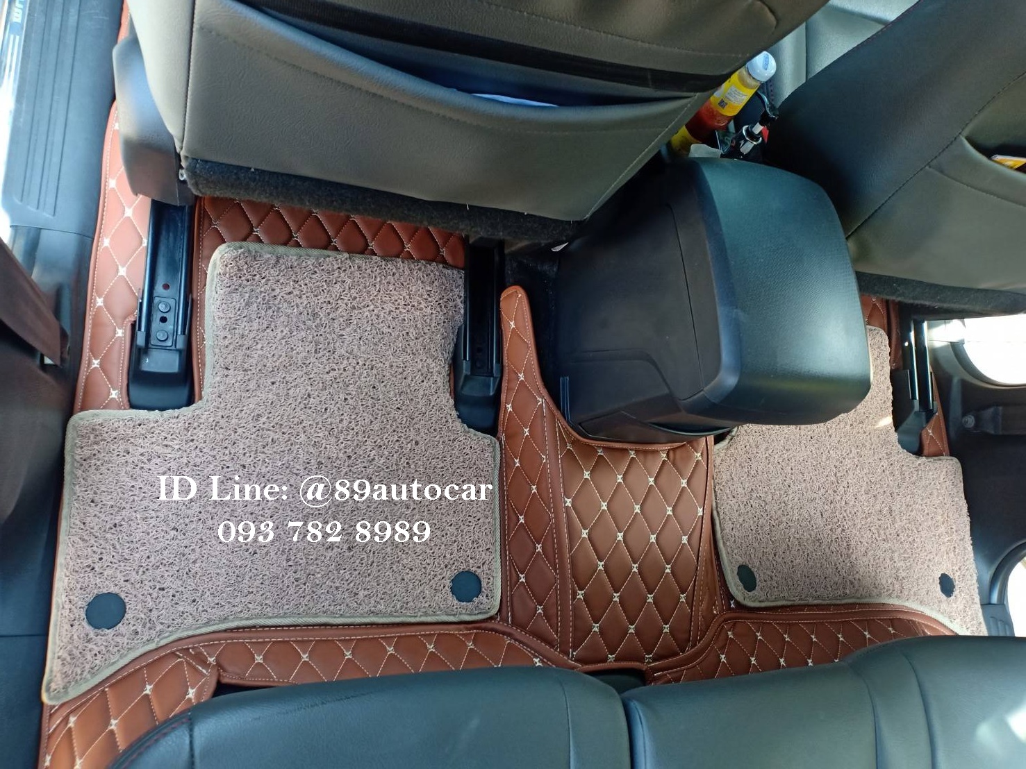 พรมรถยนต์ 7D Isuzu Mu-X 2020 ปูพรม7D สีน้ำตาลเข้ม + ไวนิลสีครีม