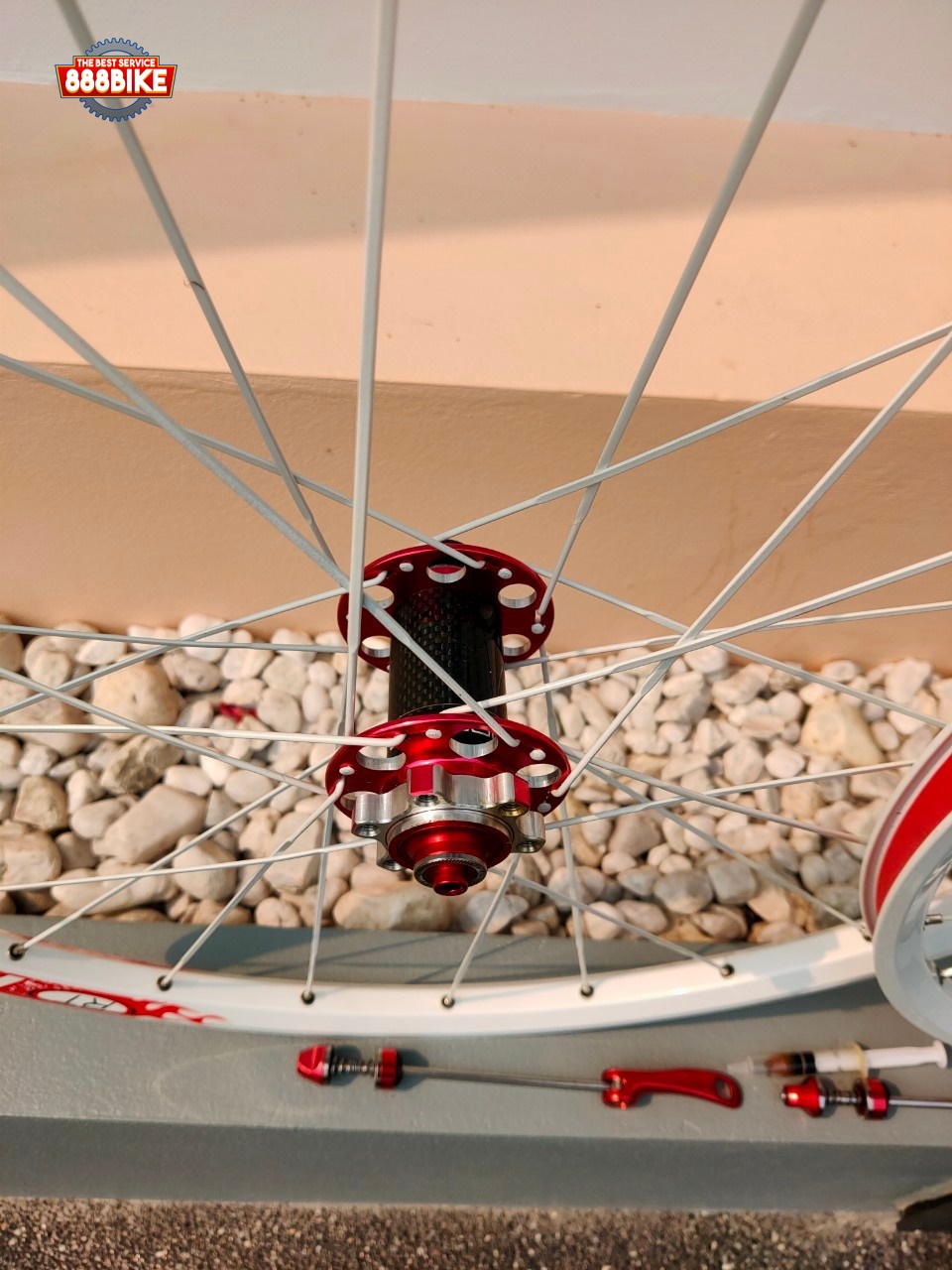 SALE ชุดล้อสำเร็จ ล้อเสือภูเขา RT RA6 ดุมคาร์บอน 26" แบร์ริ่ง เบาและลื่นสุดๆ มีสินค้าสีขาว