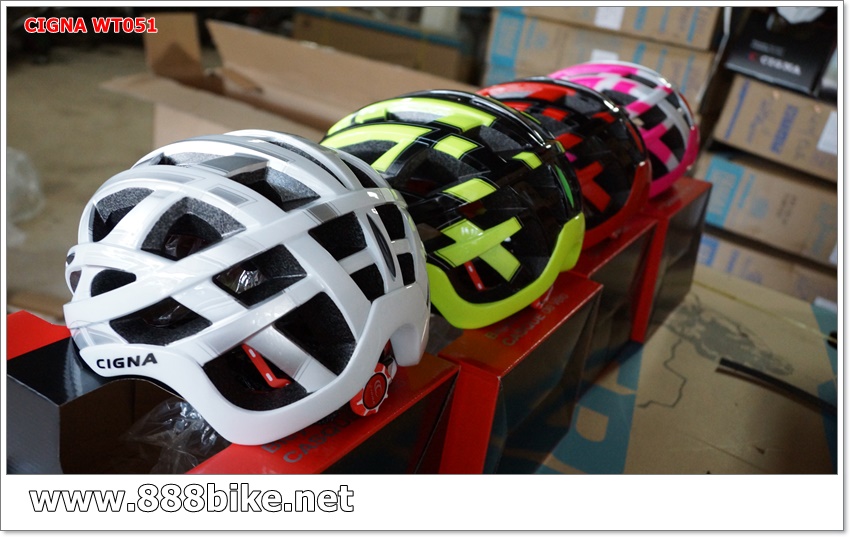 หมวกจักรยานมีแว่น CIGNA รุ่น WT051 งานอบ Inmold (มี1เลนส์) มีสีชมพู