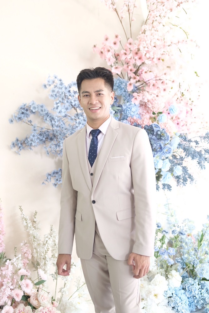 พร้อมเช่า ชุดสูทชาย สีเบจ คลาสสิก รุ่นกระดุมเดียว (พร้อมเสื้อกั๊ก)