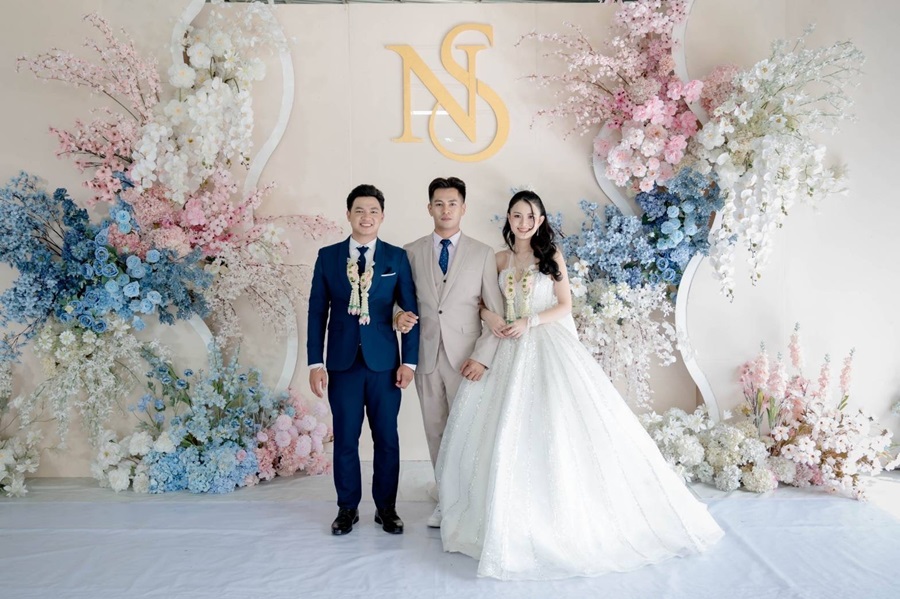 พร้อมเช่า ชุดสูทชาย สีเบจ คลาสสิก รุ่นกระดุมเดียว (พร้อมเสื้อกั๊ก)