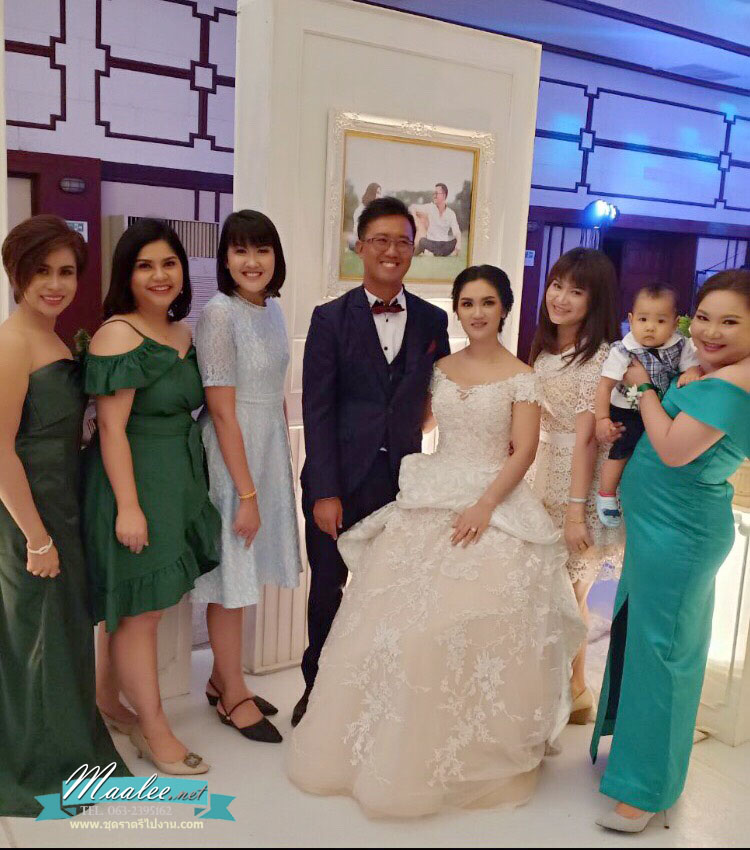 พร้อมเช่า ชุดเดรส เดรสไหล่เดียว ผ้าดัชเชส ไหล่จับเดรป ผ่าหน้าขา สีเขียว