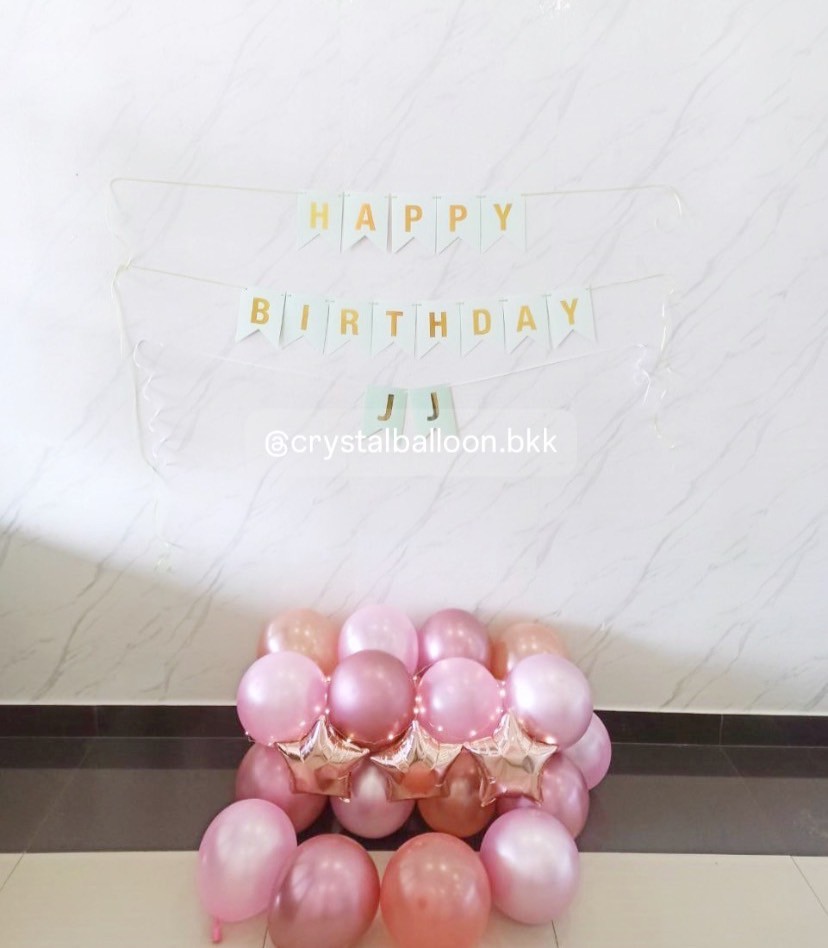 ลูกโป่ง วันเกิด Surprised ท้ายรถ พร้อม ไฟประดับ,ลูกโป่งโปรยพื้น 4 ลูก,ป้ายธง Happy Birthday 1 ชิ้น , ป้ายธง 2 ชิ้น พร้อมตกแต่ง สามารถเปลี่ยนสีลูกโป่ง/เปลี่ยนสี-ป้ายธงได้