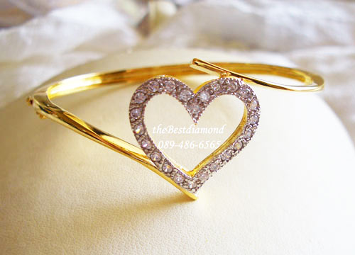 BL009++กำไลเพชร หนีบหัวใจ++กำไลน่ารักๆๆ เป็นหัวใจถูกหนีบ แบบน่ารักสุดๆๆ Modern ทันสมัย ใส่ติดข้อมือได้ไม่เวอร์ ข้อมืออวบๆก็ใส่ได้ เพราะเป็นรูปวงรี