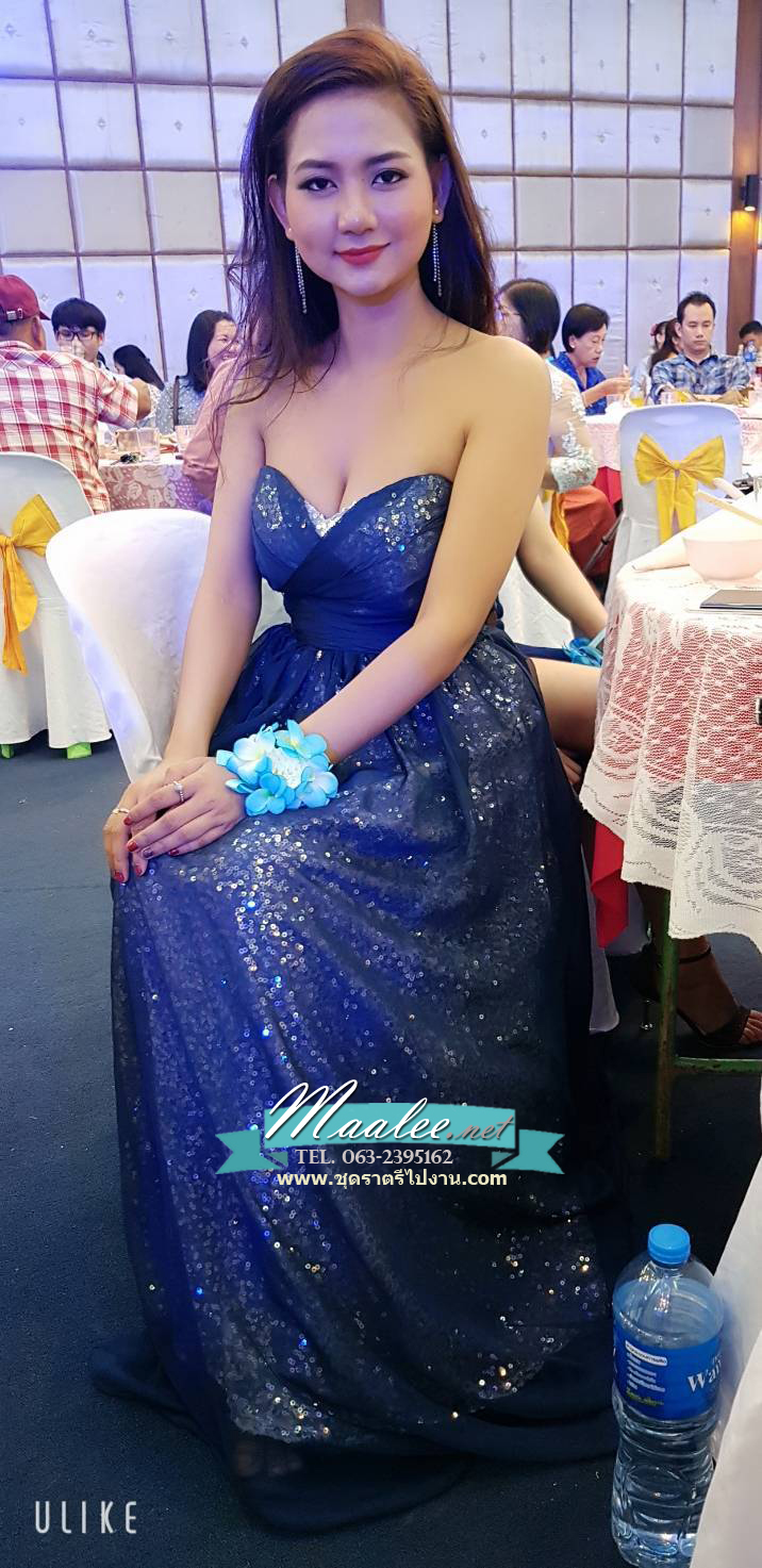 พร้อมเช่า ชุดราตรียาว เกาะอก สีกรมท่า ตัวชุดสวยหรู แต่งเลื่อมทั้งชุด ผ้าด้านนอกเป็นผ้าชีฟอง (เชือกผูกหลัง)