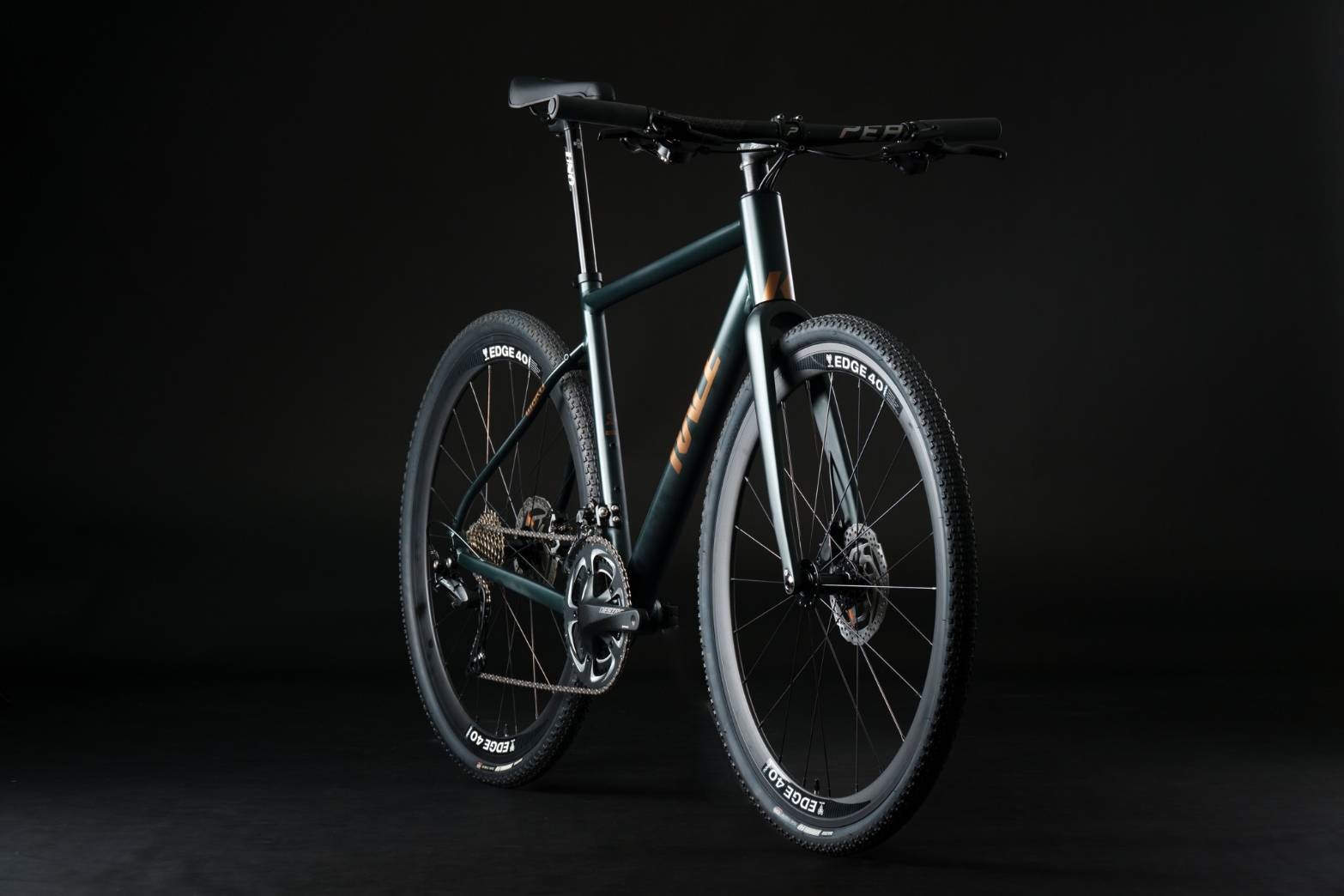KAZE RACE - WAKU 2026 จักรยาน Gravel Bike แฮนด์ตรง (Flat Bar) รุ่นใหม่ล่าสุด เฟรม Super light Alu 7046 by Mosso ชุดเกียร์ Shimano 105 2x11 สปีด พร้อมลุยทุกเส้นทาง ทั้งทางเรียบและทางฝุ่น NEW2026