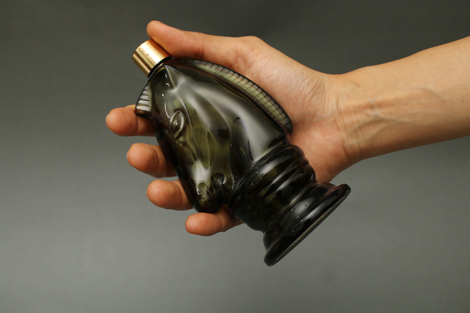 ขวดแก้วน้ำหอม รูปม้า AVON PONY DECANTER ขวดเปล่า สภาพดี