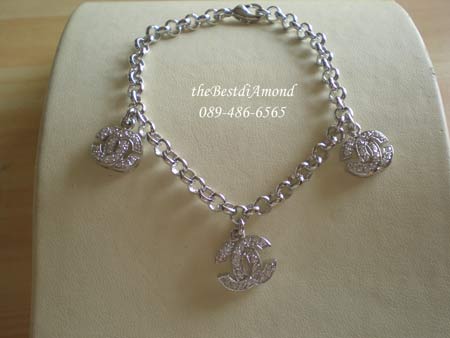 CL011RD+++สร้อยข้อมือ Chanel ตุ้งติ้งน่ารักมากๆๆๆ+++ลายสร้อยคล้ายๆลายผ่าหวาย น่ารักสุดๆ มีตัว Chanel ห้อย 3 อันเป็นส่วนตุ้งติ้ง ดูดี ทันสมัย