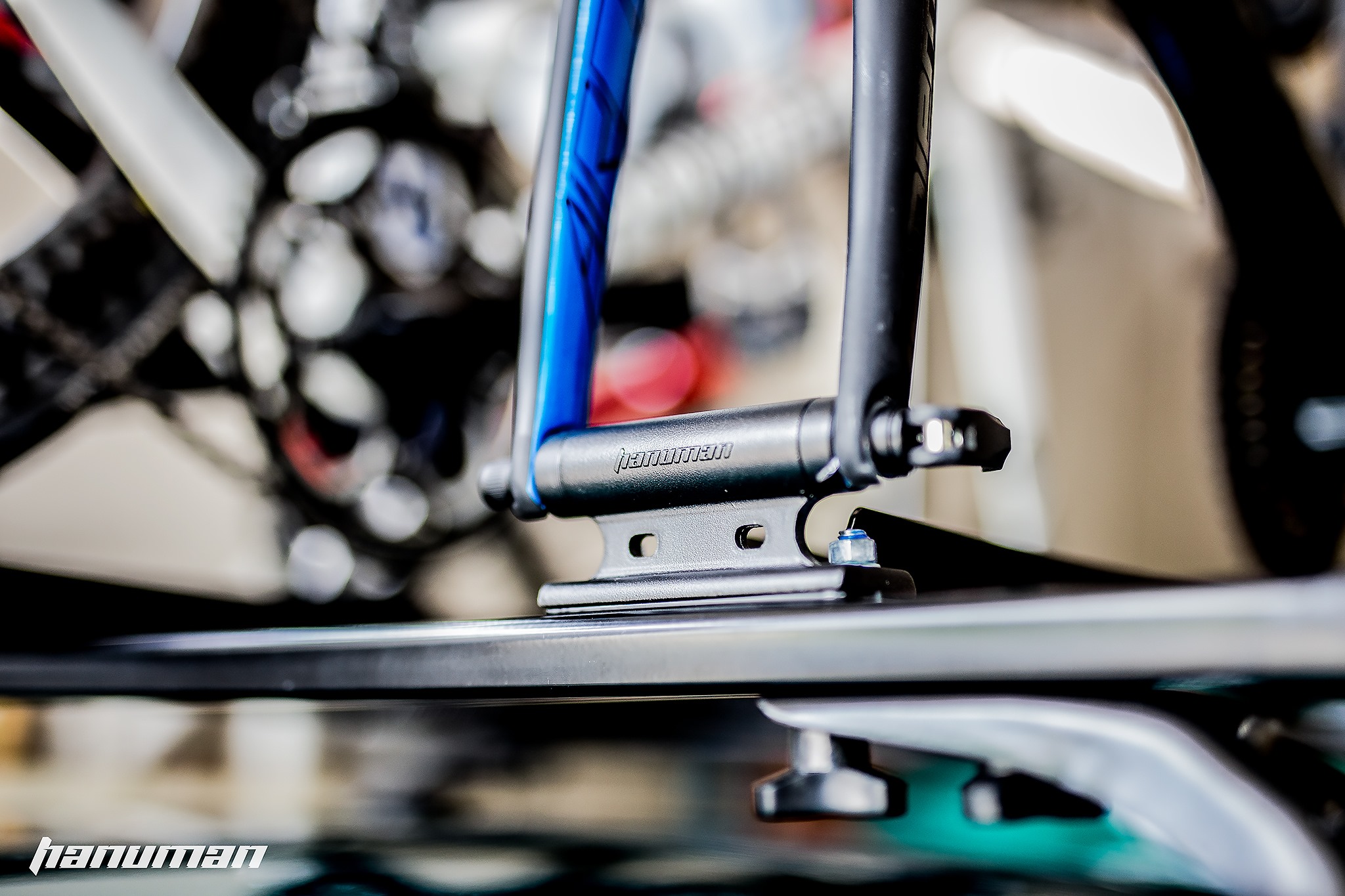 แร็คบรรทุกจักรยาน Hanuman rack C01, Car Bike Rack สำหรับบรรทุกรถจักรยานบนหลังคา ไม่มีแร็คจับตัวรถ (คานอลูมิเนียม 2 เส้น + ตัวจับหลังคา 4 มุม) **แยกรุ่น**