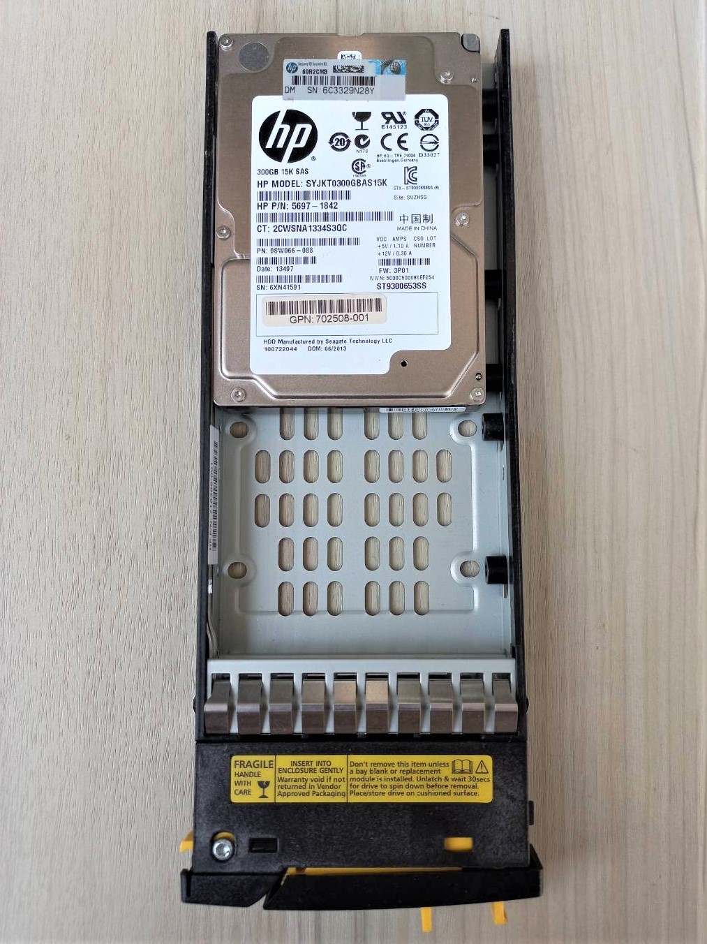 QR492A 697387-001 5697-1842 HP M6710 300-GB 6G 15K 2.5 3PAR SAS.