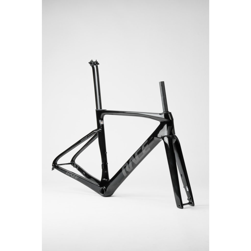 NEW 2026 Kaze Race Kansai 3 EVO.Ver | รถจักรยานเสือหมอบคาร์บอน 12 Speeds Shimano 105 Disc – น้ำหนักเบา 8 กก. ได้มาตรฐาน UCI